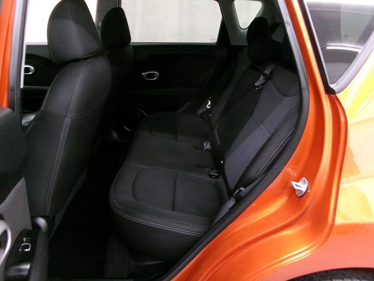 Used 2018 Kia Soul + FWD image 14