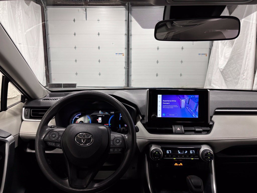 Used 2025 Toyota RAV4 XLE AWD/4WD image 16