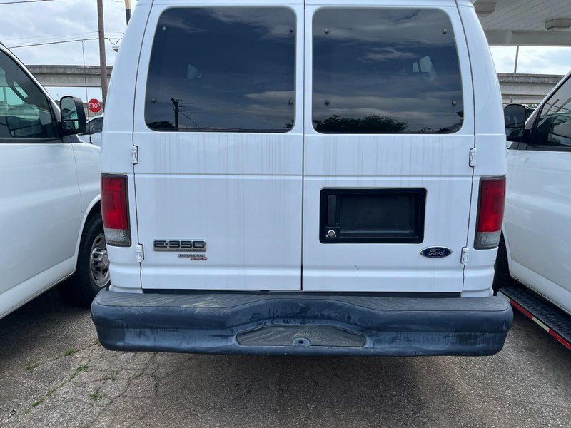 Used 2008 Ford E-350 and Econoline 350 Extended Wagon Super Duty RWD image 3