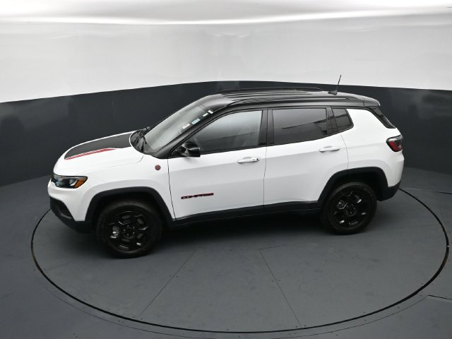 Used 2023 Jeep Compass Trailhawk w/ Trailhawk Convenience Group AWD/4WD image 15