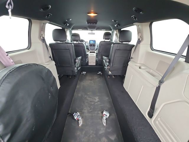 Used 2017 Dodge Grand Caravan SXT image 10