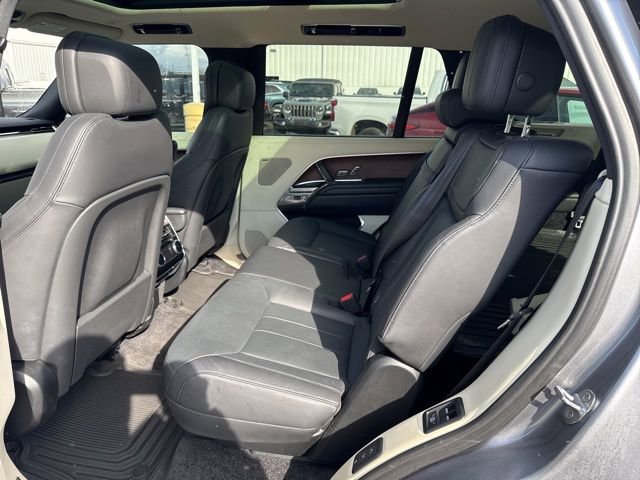 Used 2023 Land Rover Range Rover Long Wheelbase SE image 20