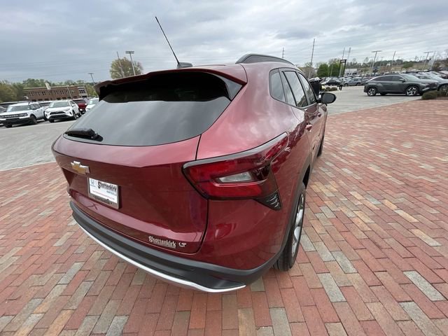 Used 2025 Chevrolet Trax LT w/ Driver Confidence Package FWD image 35