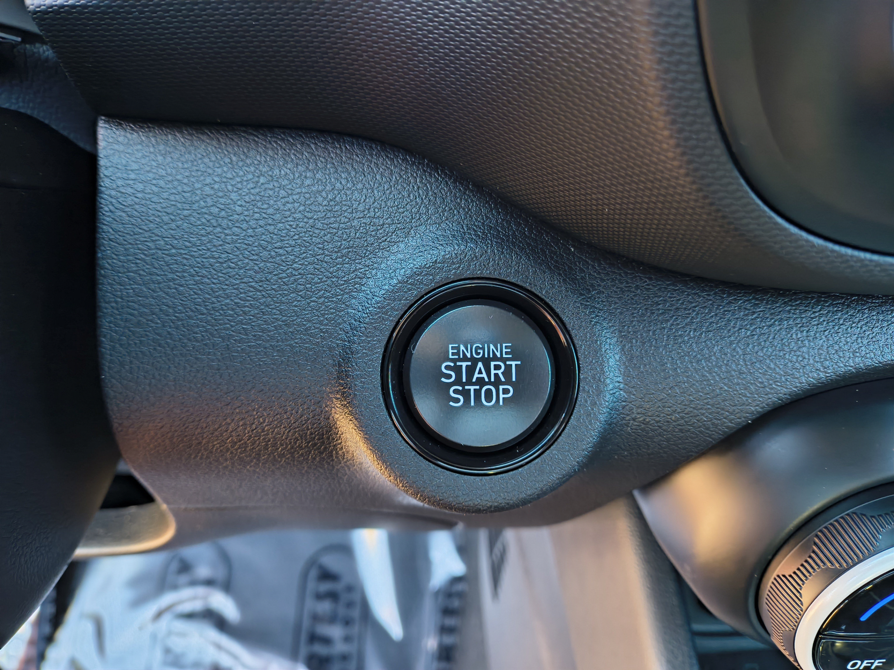Certified 2023 Hyundai Venue Limited FWD image 28