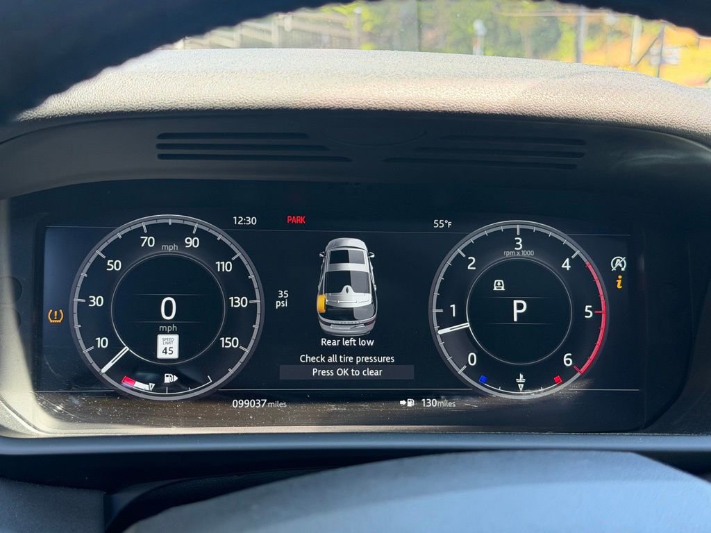 Used 2018 Land Rover Discovery HSE image 46