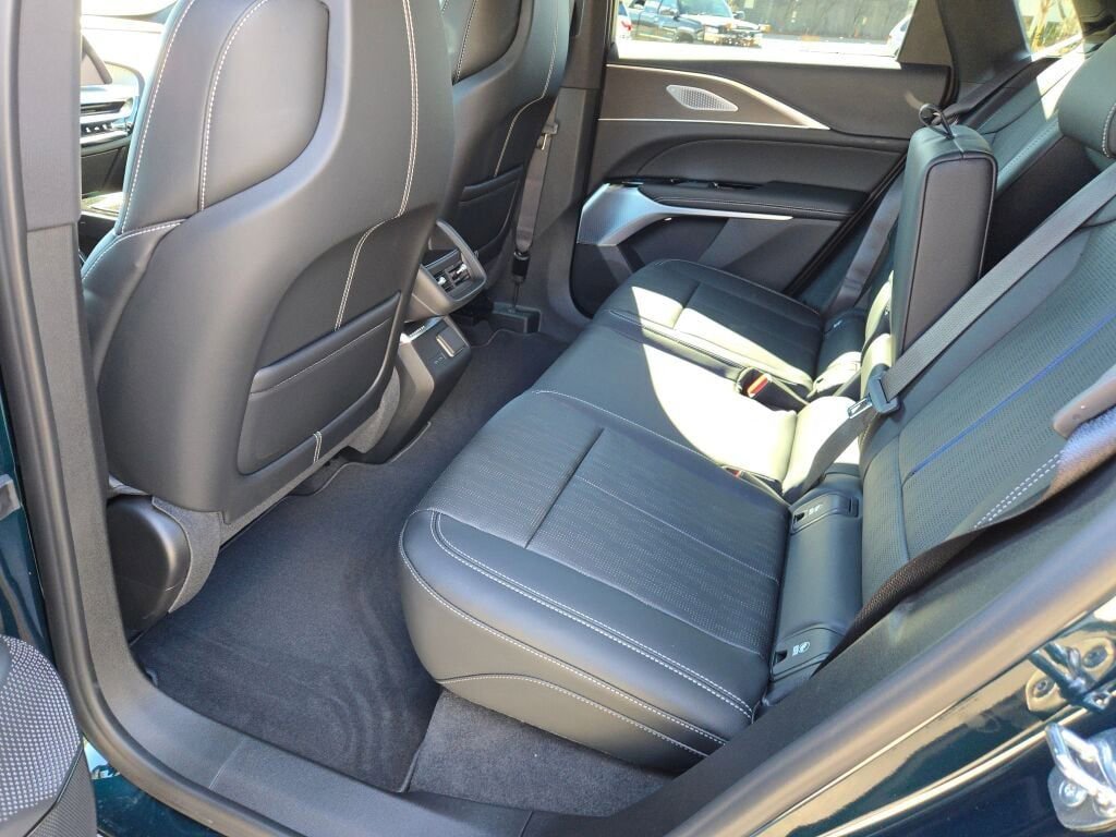 New 2026 Cadillac Lyriq Premium Luxury image 19