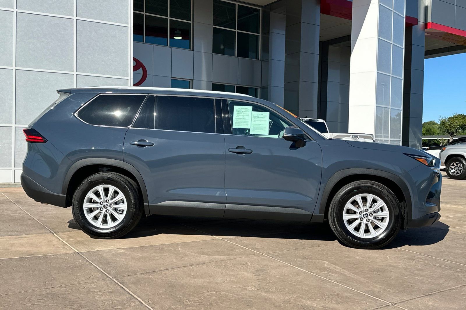 Used 2025 Toyota Grand Highlander FWD image 3