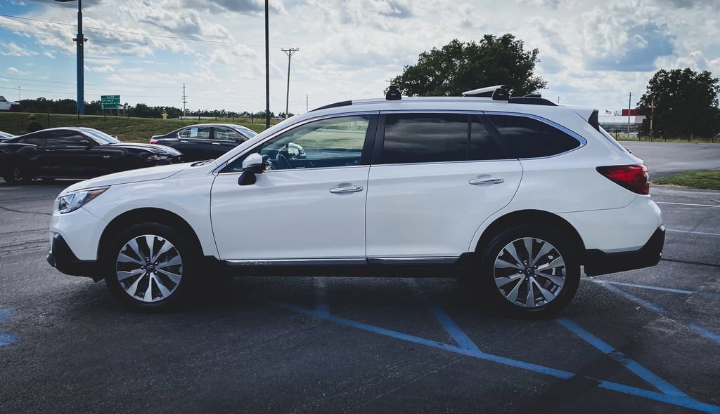 Used 2019 Subaru Outback 3.6R Touring w/ Popular Package #3A AWD/4WD image 6