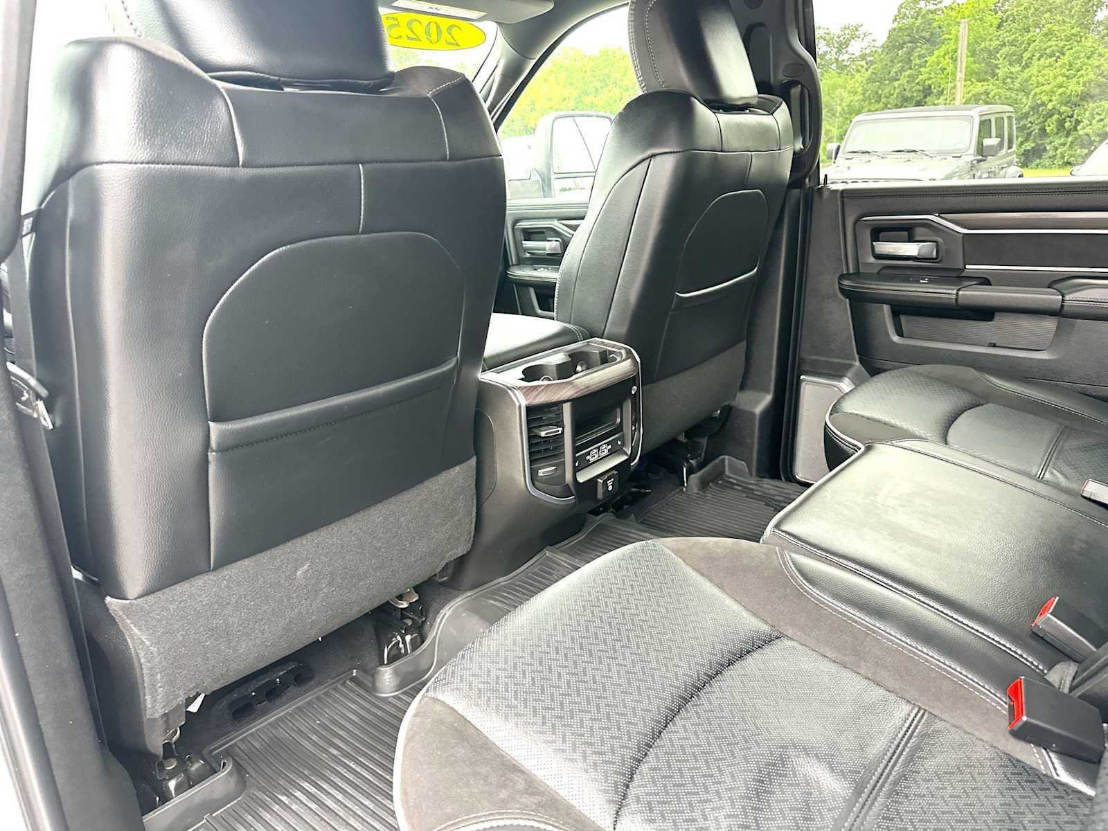 Used 2025 RAM 3500 Laramie AWD/4WD image 24