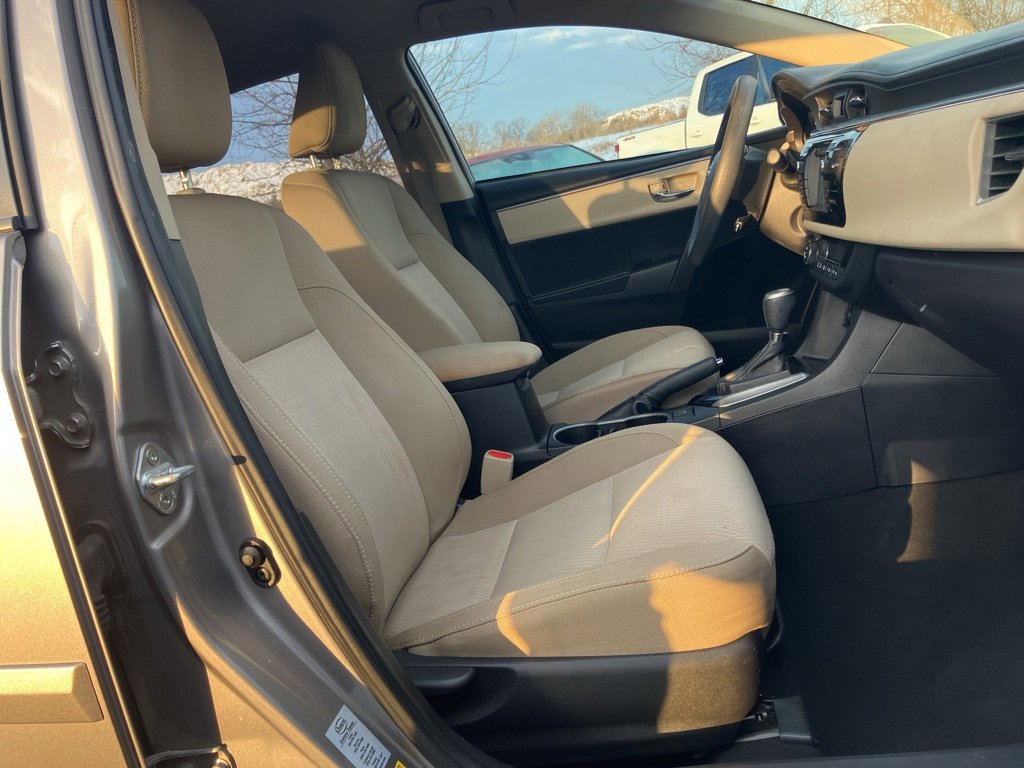 Used 2015 Toyota Corolla L image 29