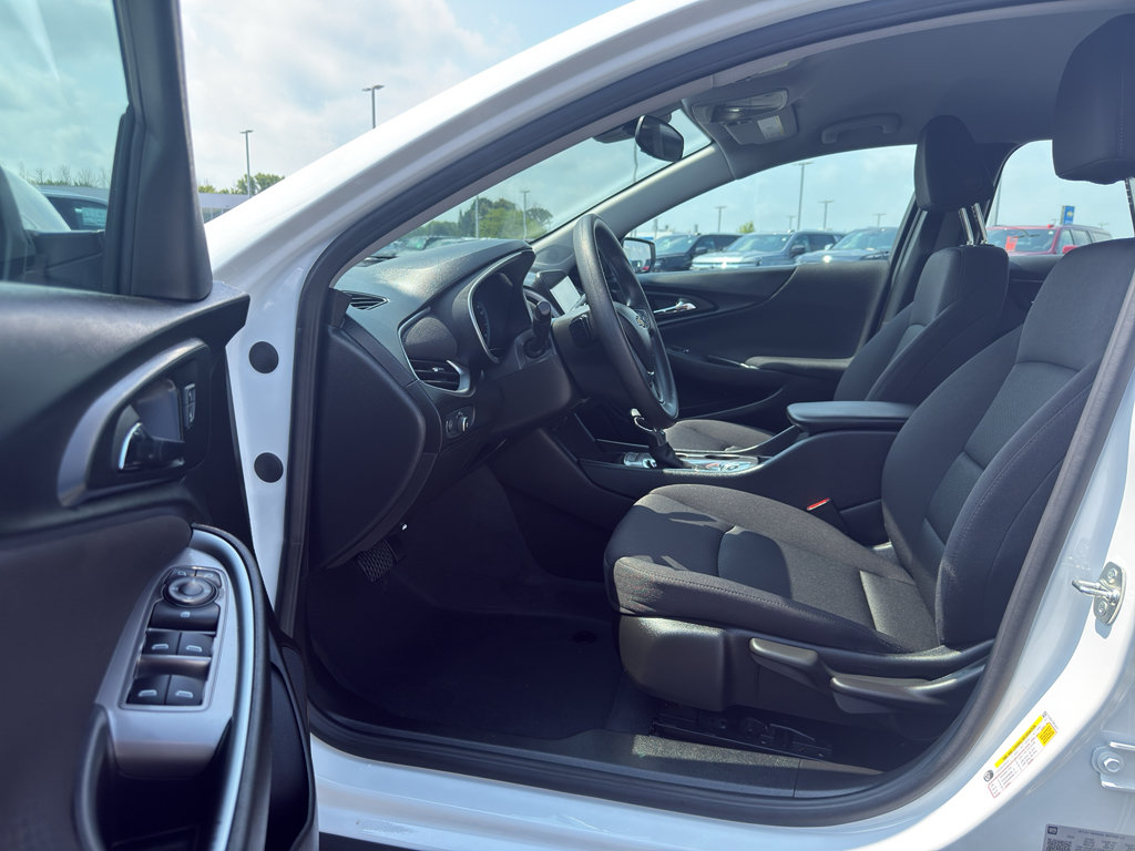 Used 2024 Chevrolet Malibu LS FWD image 10