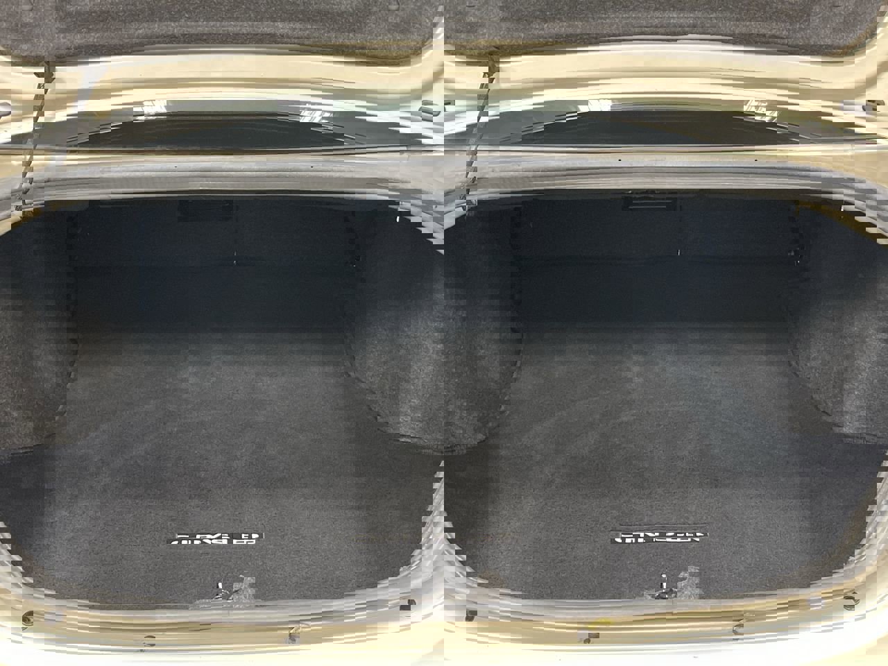 Used 2014 Chrysler 200 Touring image 13