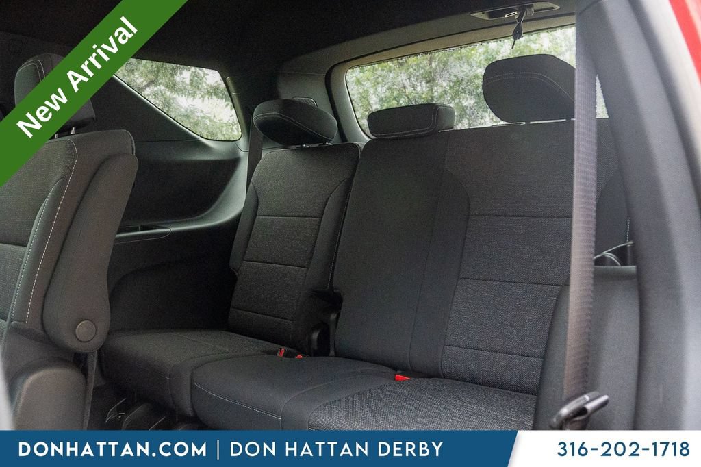 Used 2025 Chevrolet Traverse LT w/ LPO, Floor Liner Package FWD image 22