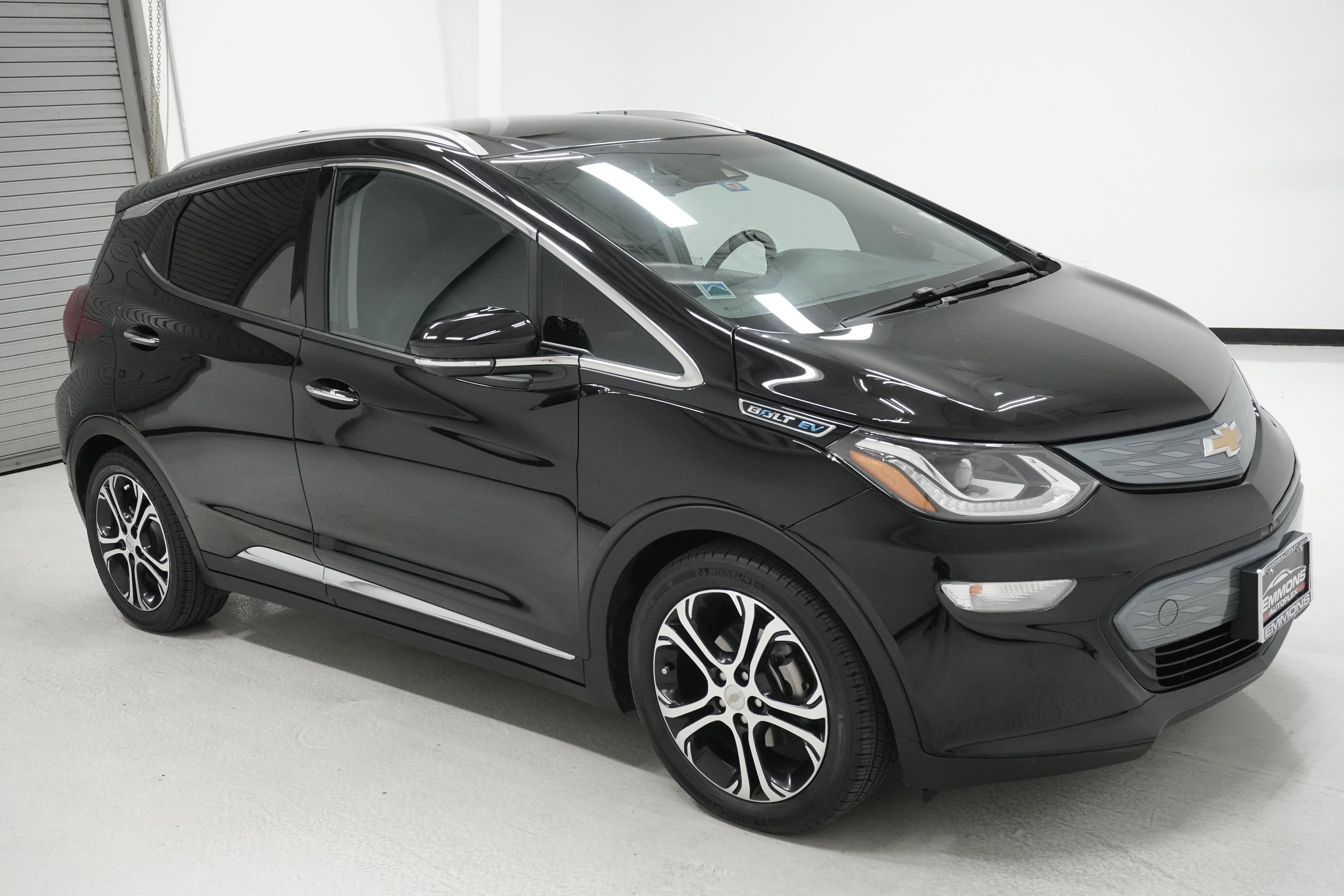 Used 2019 Chevrolet Bolt Premier w/ Infotainment Package image 3