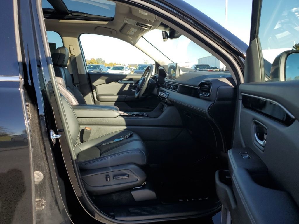 Certified 2023 Honda Pilot Touring image 35
