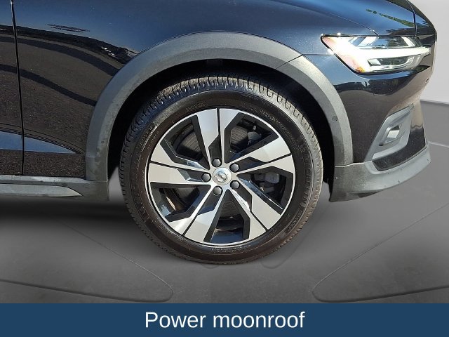 Used 2021 Volvo V60 T5 Cross Country AWD/4WD image 10