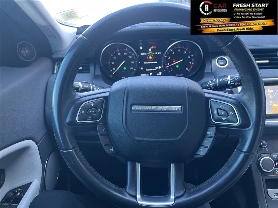 Used 2019 Land Rover Range Rover Evoque SE image 19