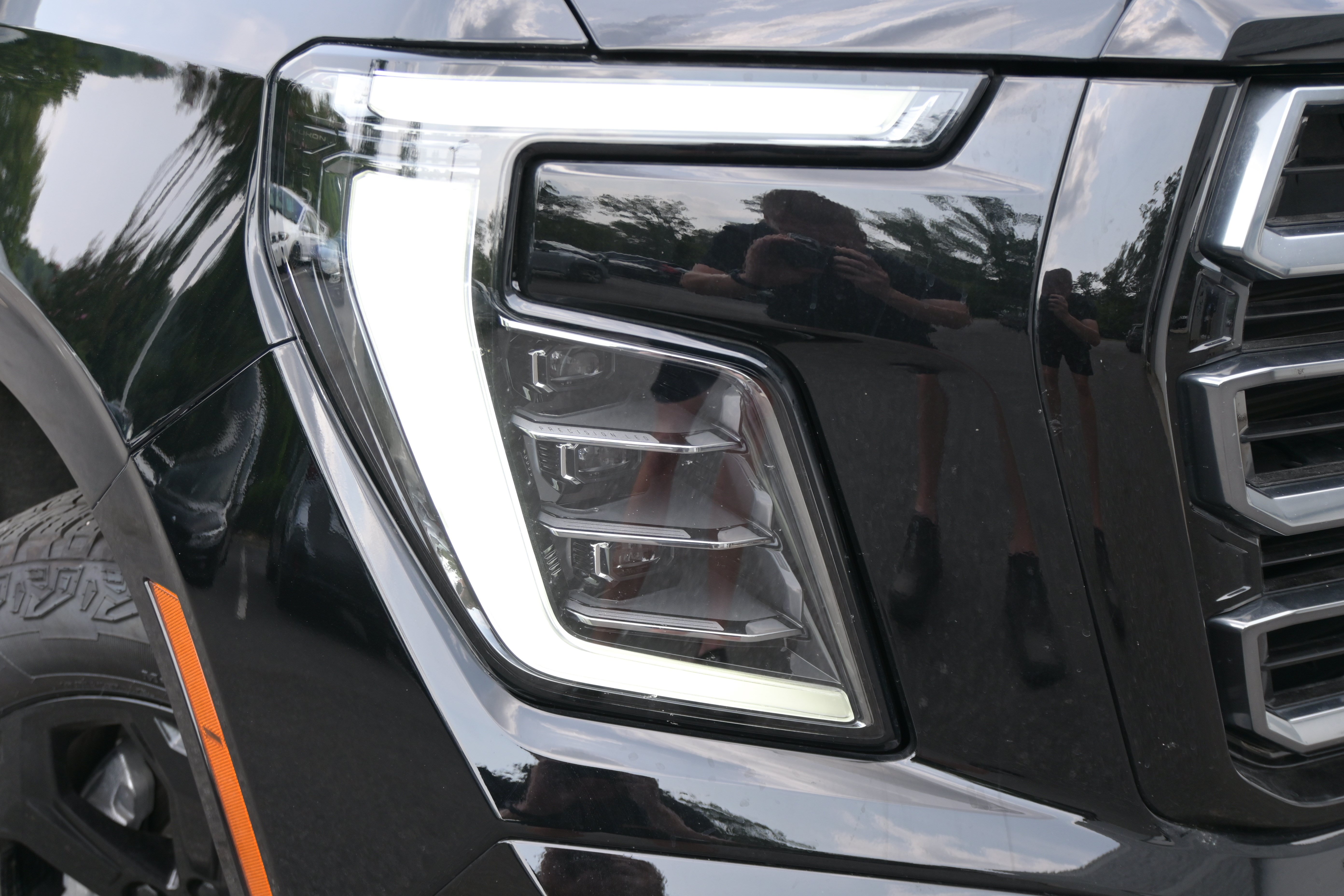 Used 2026 GMC Yukon AT4 w/ AT4 Premium Plus Package AWD/4WD image 11