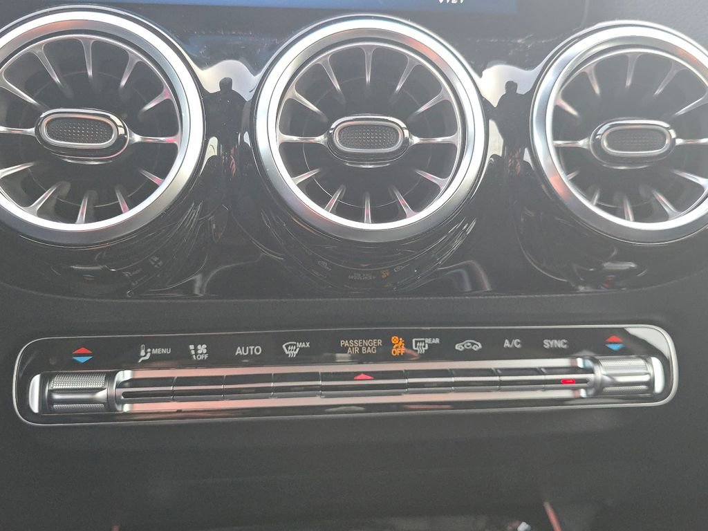 Certified 2025 Mercedes-Benz GLA 250 4MATIC image 30