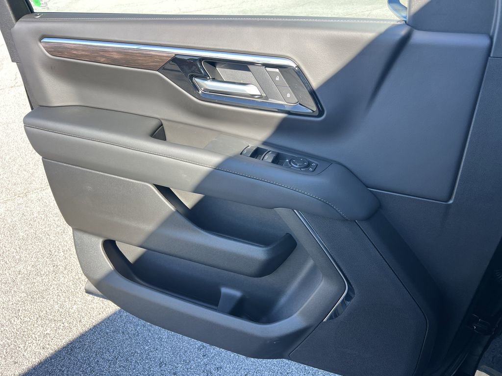 New 2026 Chevrolet Tahoe LS image 13