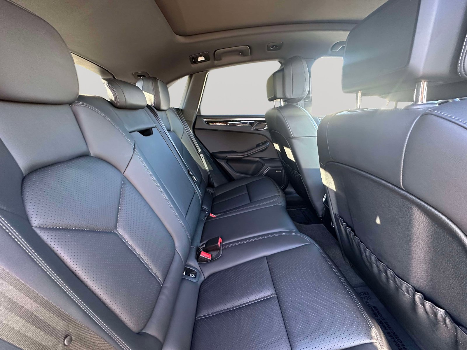 Used 2022 Porsche Macan S image 30