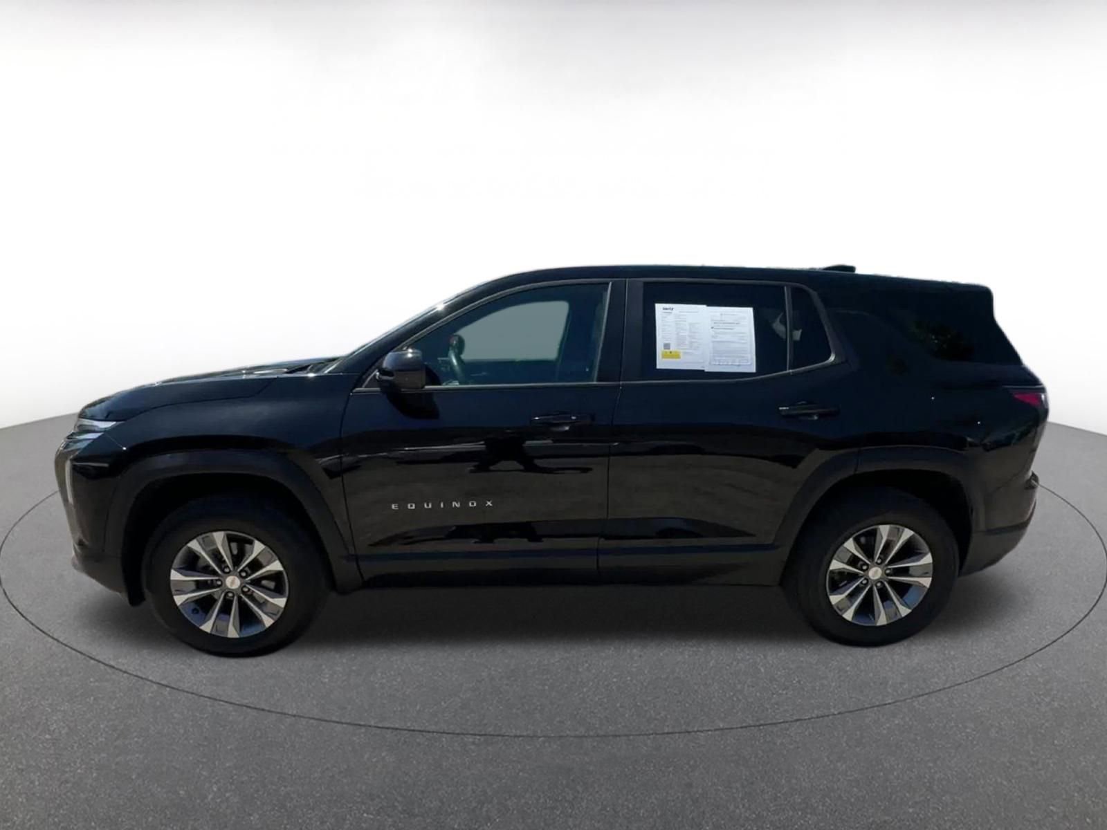 Used 2025 Chevrolet Equinox LT FWD image 9