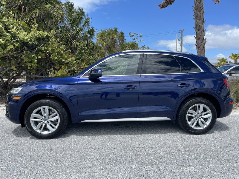Used 2020 Audi Q5 2.0T Premium w/ Convenience Package image 3