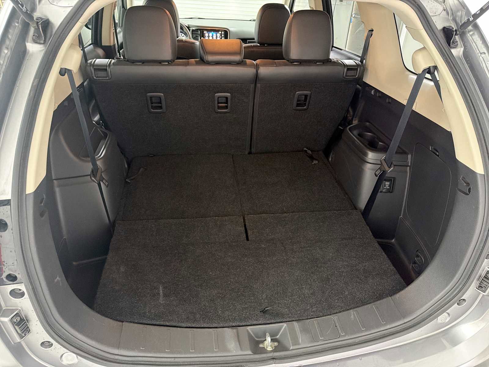 Used 2019 Mitsubishi Outlander SE image 19