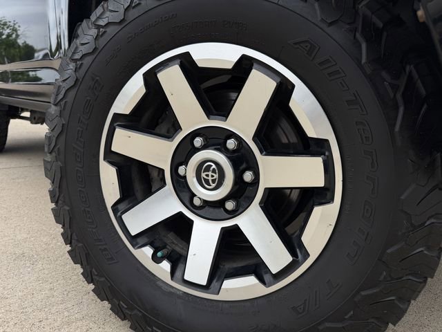 Used 2020 Toyota 4Runner TRD Off-Road Premium AWD/4WD image 10