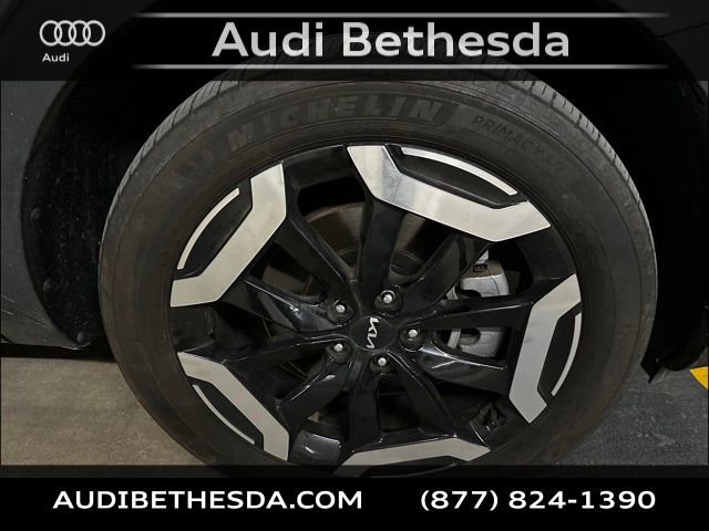 Used 2023 Kia Telluride EX w/ EX Captain's Chair Package image 9