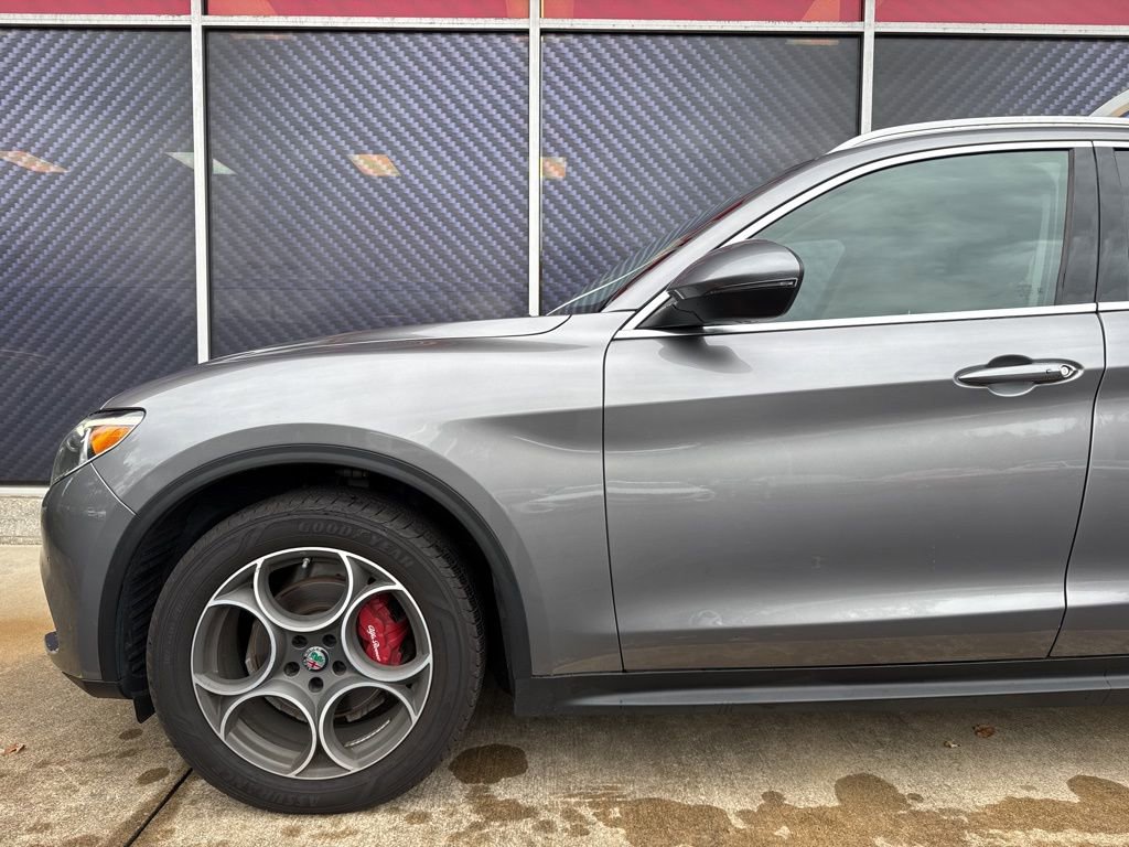 Used 2018 Alfa Romeo Stelvio Ti image 12