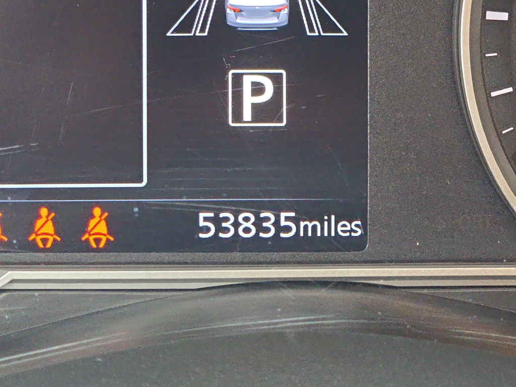 Used 2024 Nissan Versa SR FWD image 10