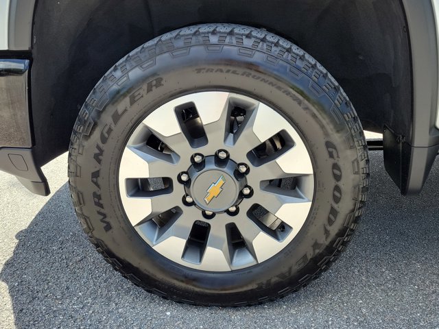 Used 2025 Chevrolet Silverado 2500 Custom w/ Custom Value Package AWD/4WD image 6