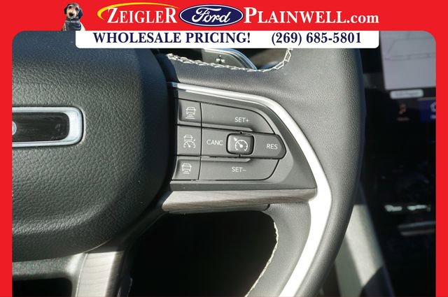 Used 2023 Jeep Grand Cherokee Limited image 28