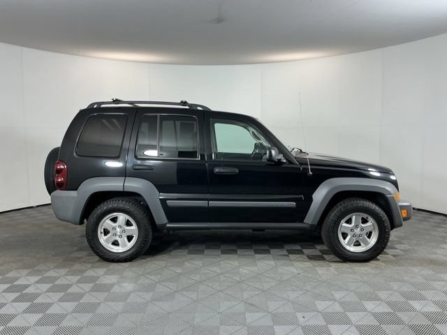 Used 2005 Jeep Liberty Sport AWD/4WD image 4
