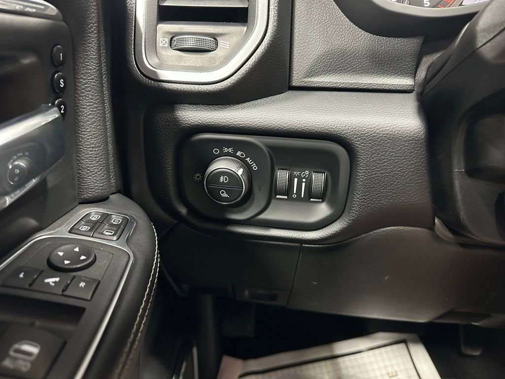 Used 2024 RAM 3500 Laramie image 17