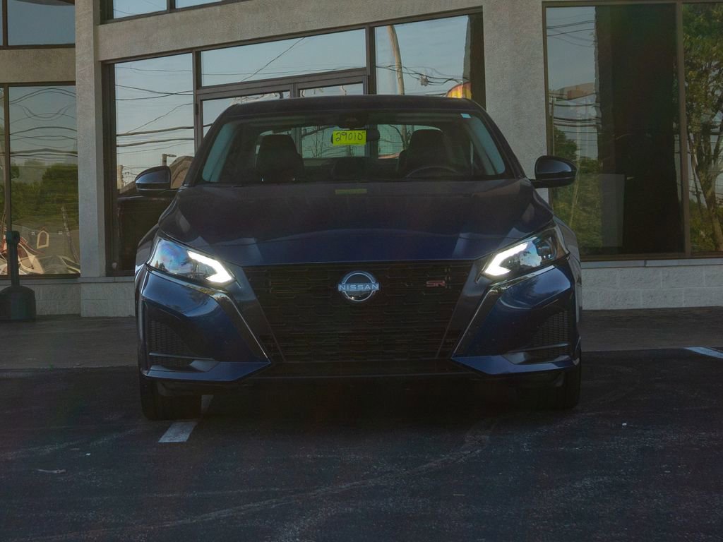 Used 2023 Nissan Altima 2.5 SR image 12