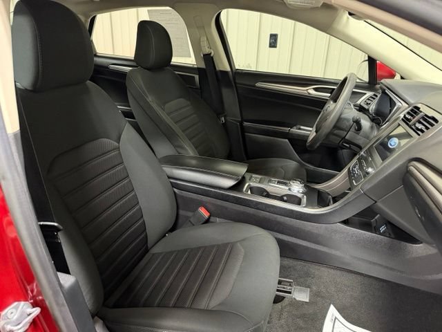 Used 2020 Ford Fusion SE FWD image 26
