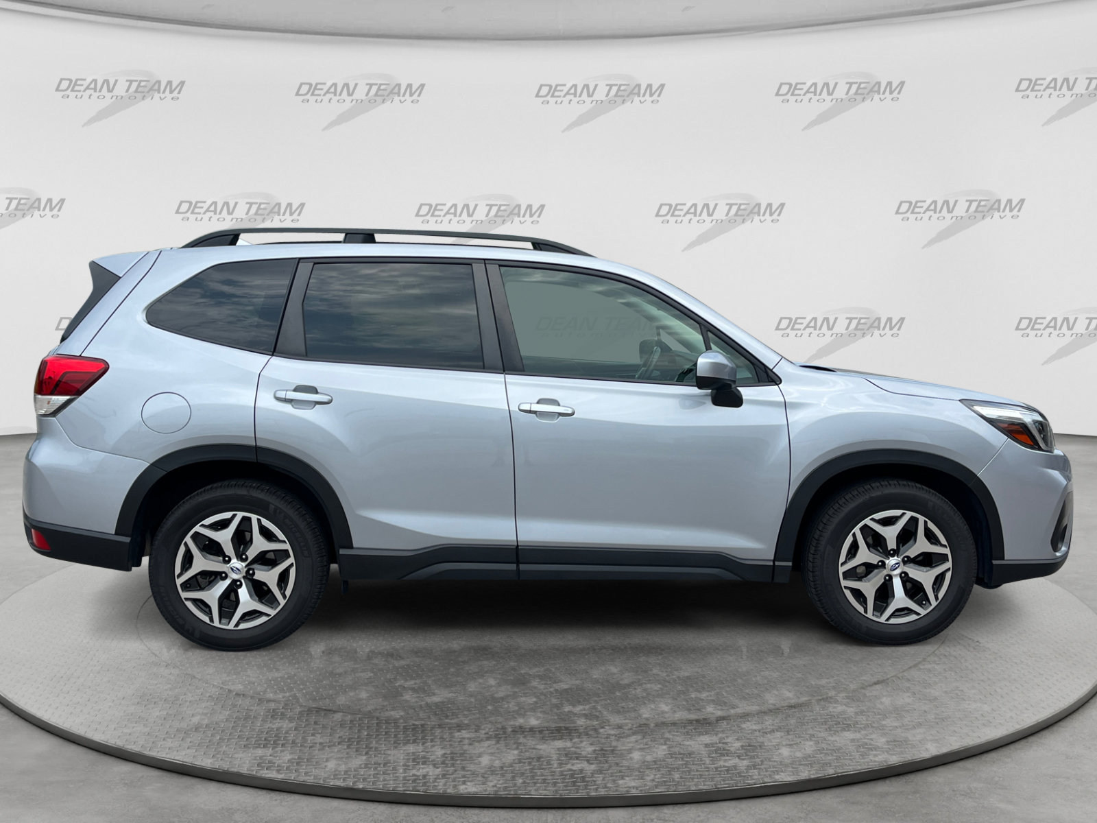 Used 2021 Subaru Forester Premium AWD/4WD image 9