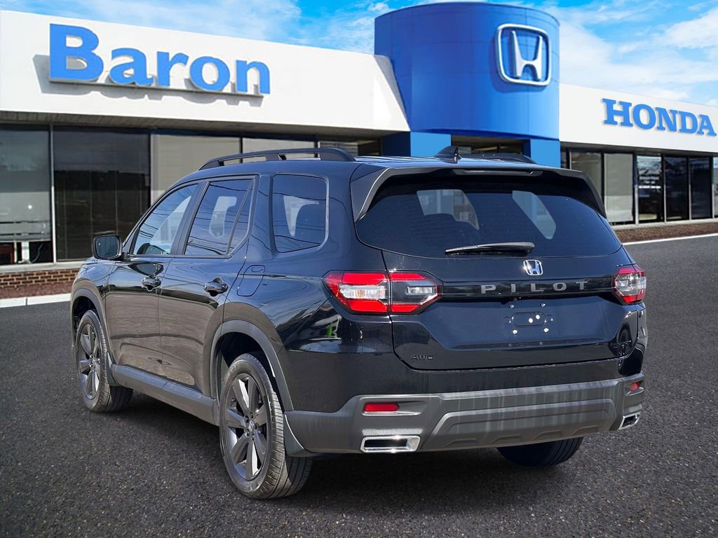 Used 2023 Honda Pilot Sport image 4