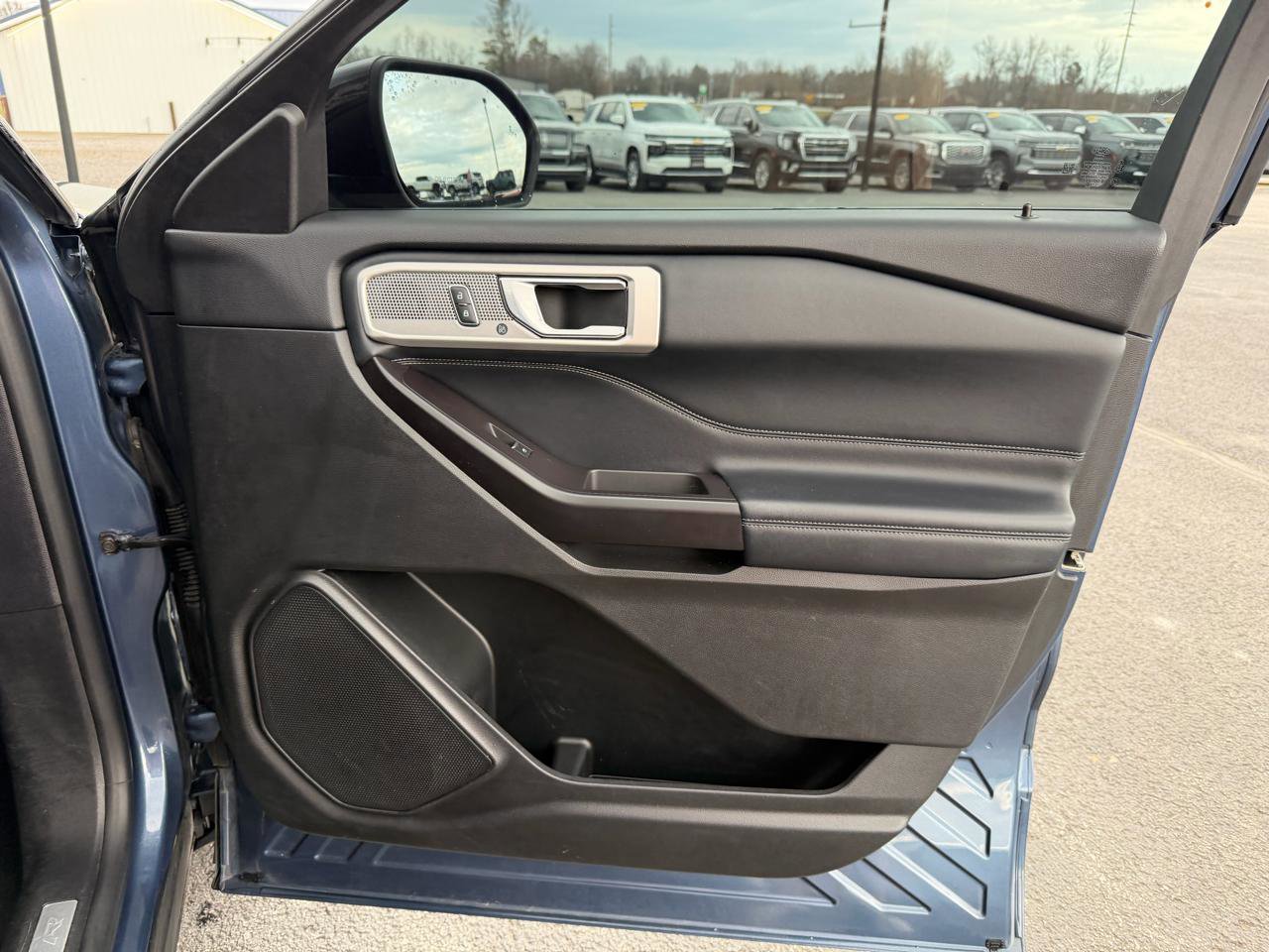 Used 2020 Ford Explorer Limited image 26