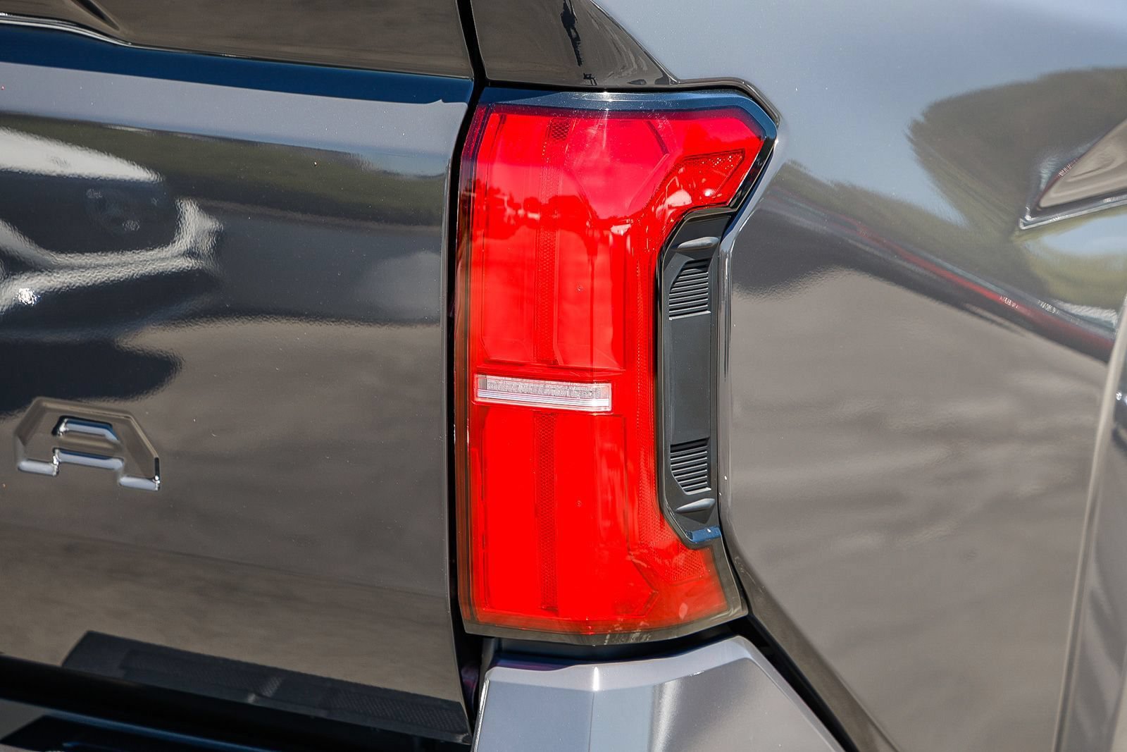Used 2026 Toyota Tacoma SR5 AWD/4WD image 8