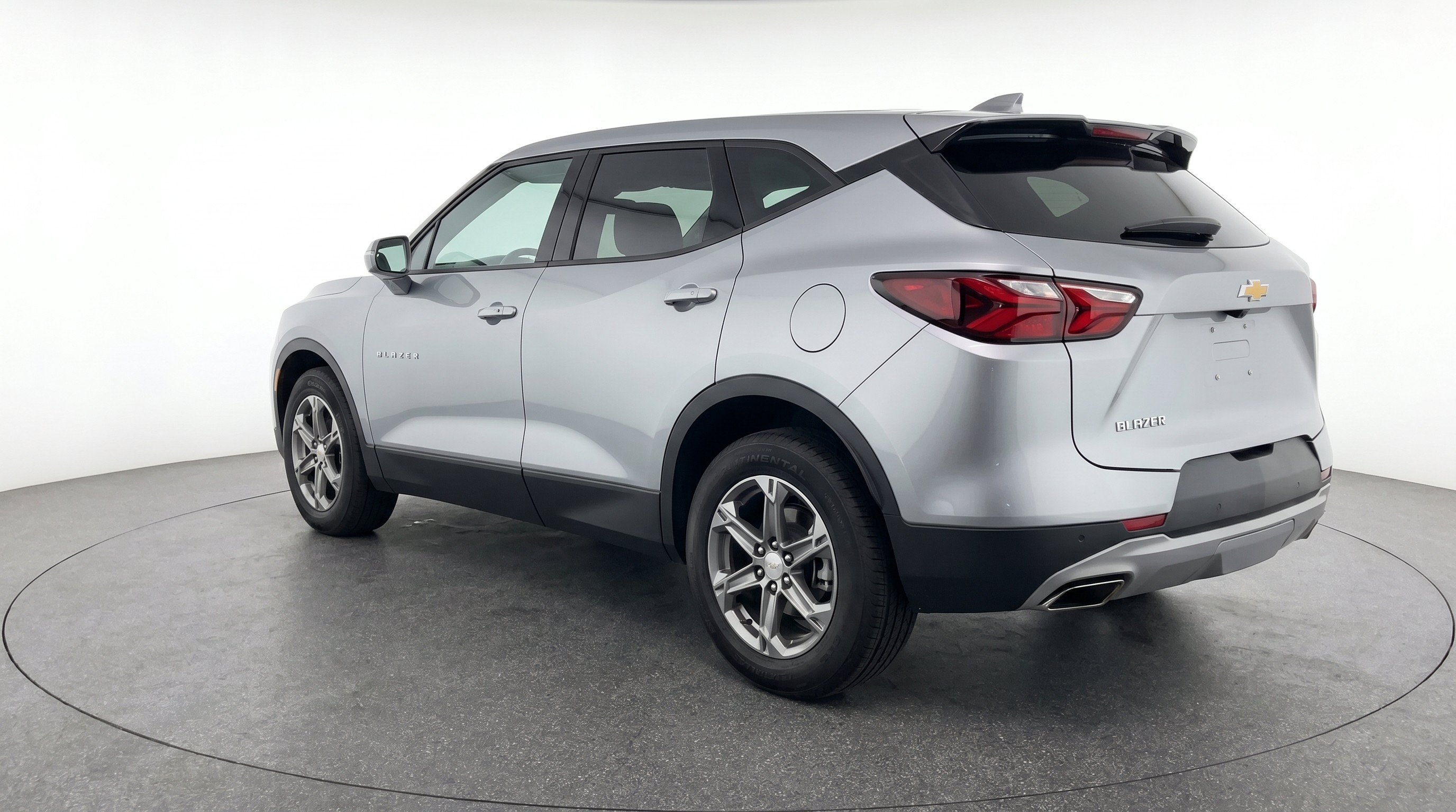 Used 2025 Chevrolet Blazer LT FWD image 6