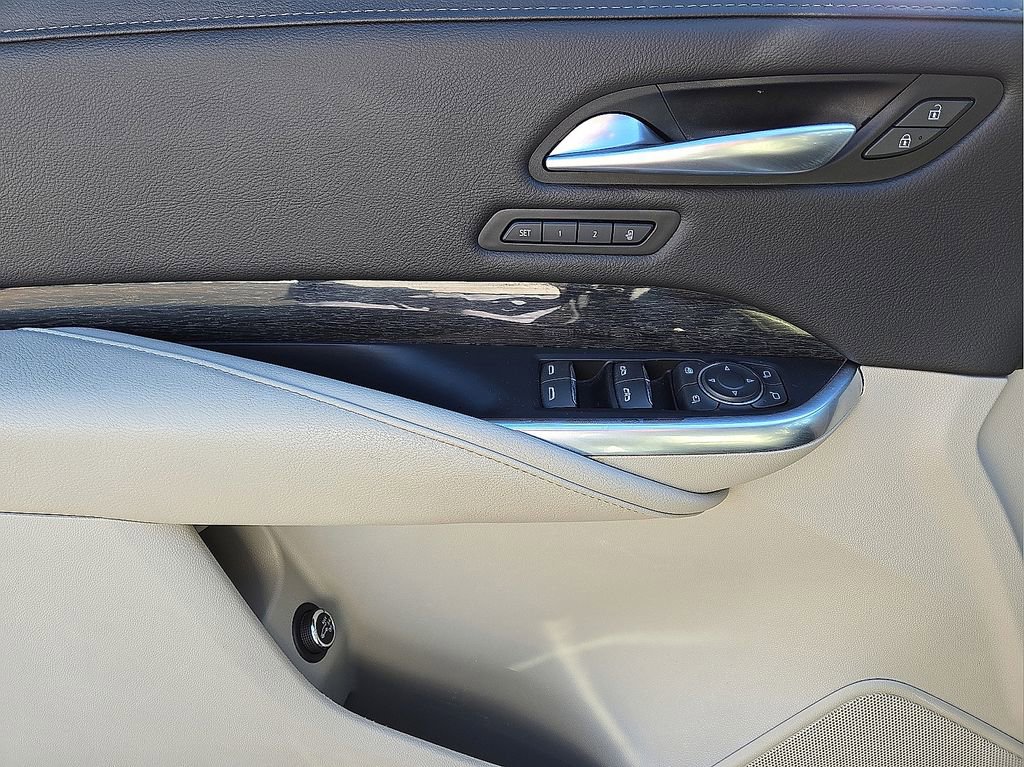 Used 2023 Cadillac XT4 Premium Luxury image 23