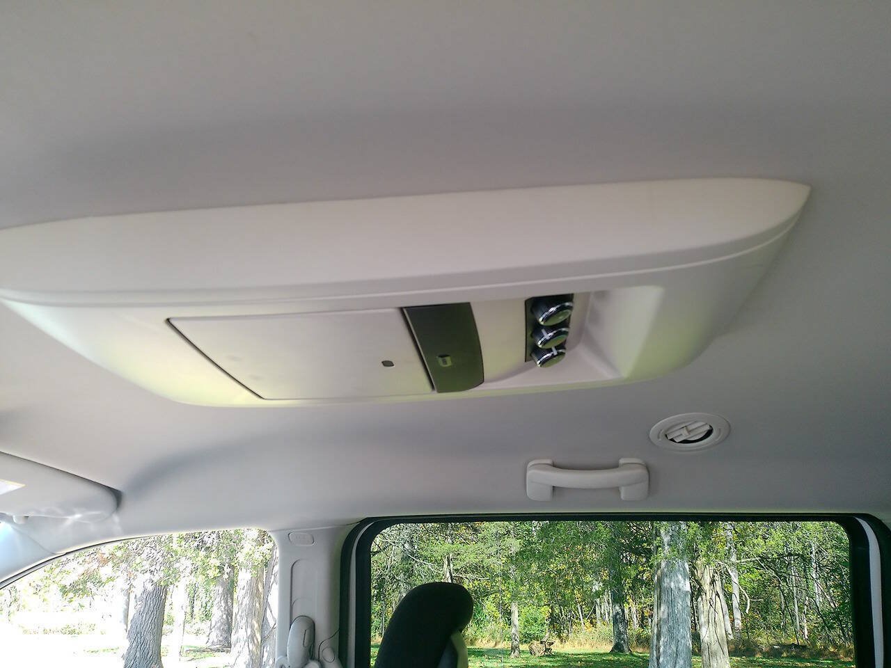 Used 2012 Dodge Grand Caravan SXT w/ Entertainment Group 1 FWD image 22