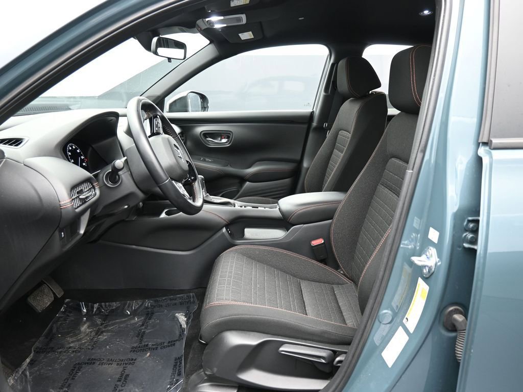 Certified 2025 Honda HR-V Sport image 32
