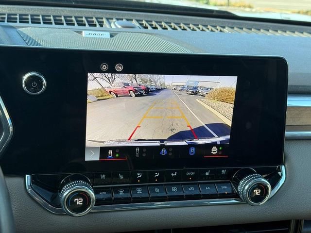 Used 2024 GMC Canyon Denali image 25