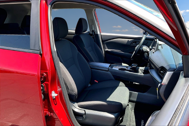Certified 2026 Nissan Rogue S FWD image 27