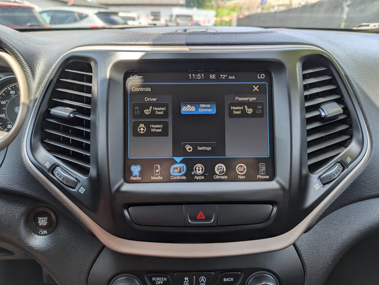 Used 2017 Jeep Cherokee Limited image 20