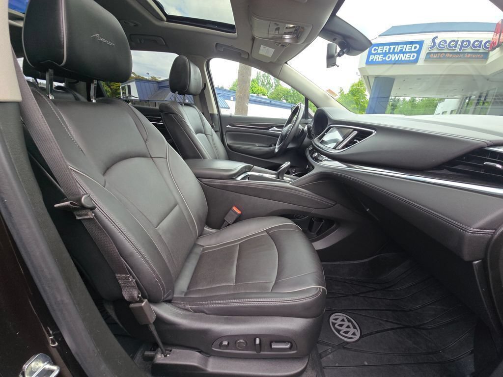 Used 2020 Buick Enclave Avenir w/ Avenir Technology Package AWD/4WD image 11